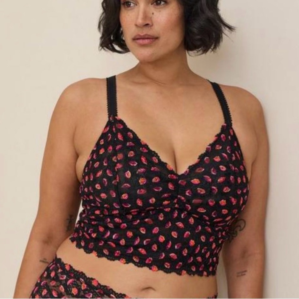 NWT Torrid curve unlined lace crop bralette
